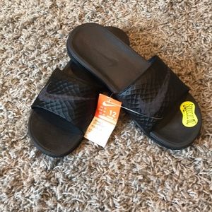 NWT Men’s Nike slides